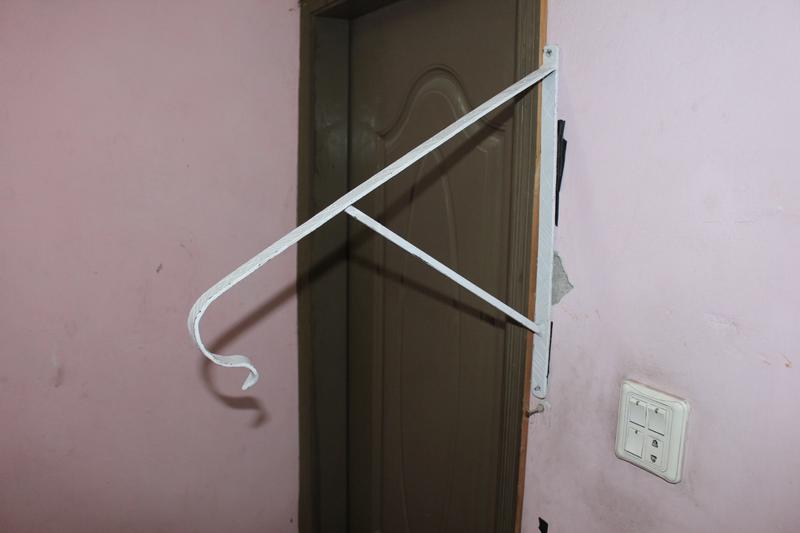 Elegant White Curved Rail - Modern white powder coated iron handrail